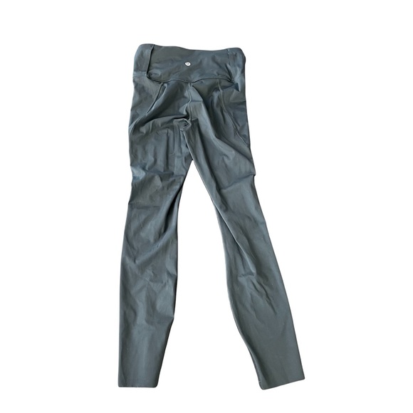 Lululemon women's Cropped Black Athletic Leggings size 4 - Picture 3 of 9